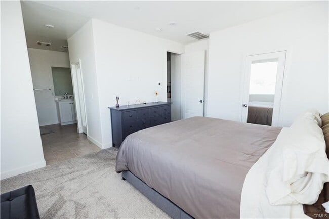 Building Photo - 205 Carmona
