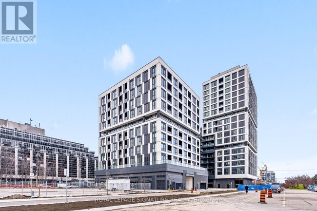 Photo du bâtiment - 1007 The Queensway