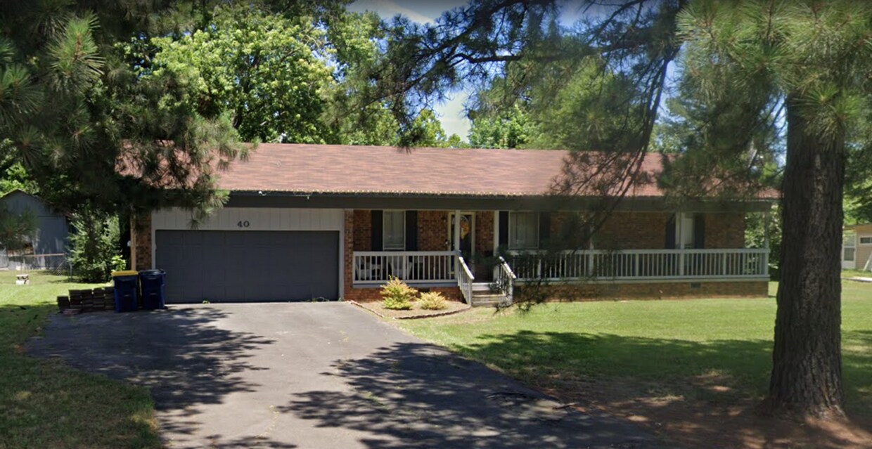 Primary Photo - Available Soon! RENT-TO-OWN 40 Robinson St...