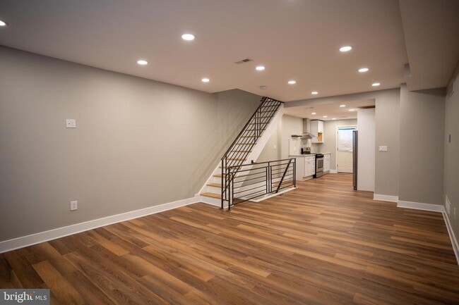 Building Photo - Large 3 bedroom with powder room on 1st fl