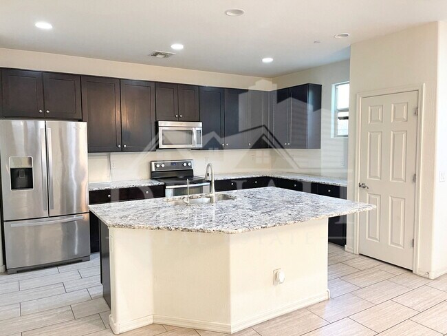 Foto del edificio - 4737 E Betty Elyse Ln