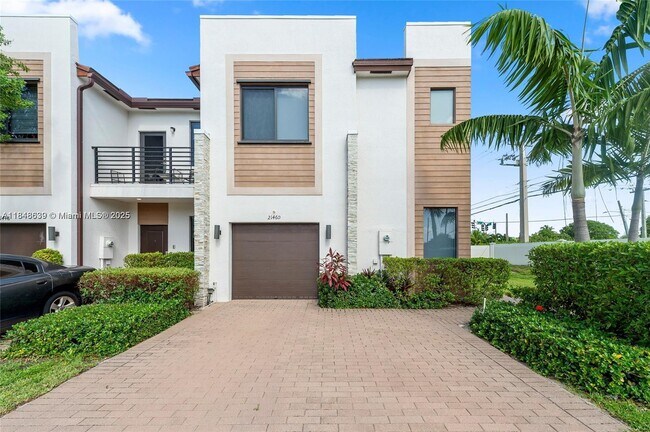 Foto del edificio - 21460 NE 2nd Ct