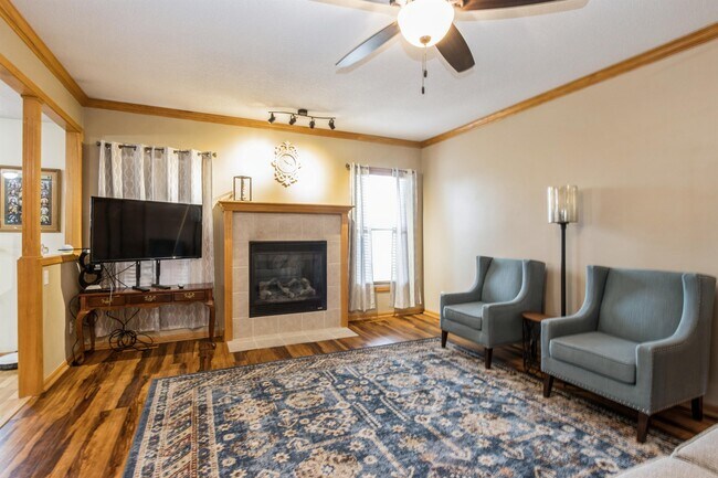 Building Photo - 5719 Crysler Ave