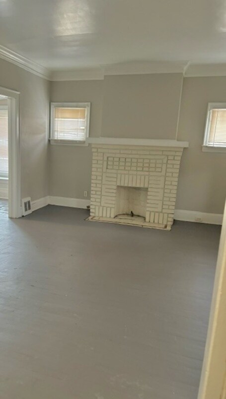 Foto del edificio - 3402 E 125th St
