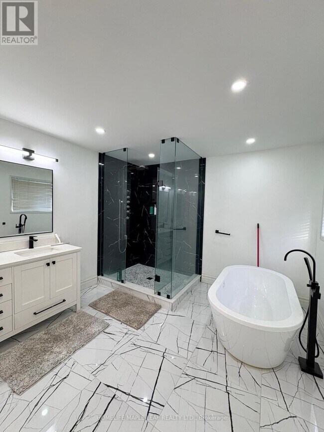 Building Photo - 92 Edenbrook Hill Dr