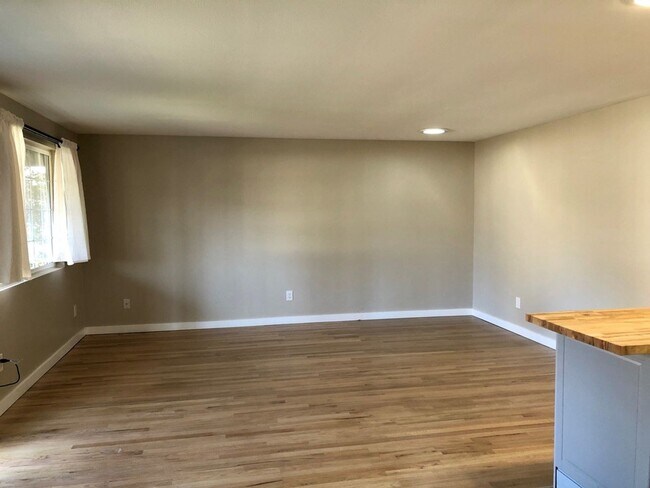 Foto del edificio - Perfect 3 bedroom/1 bath Home in Downtown ...