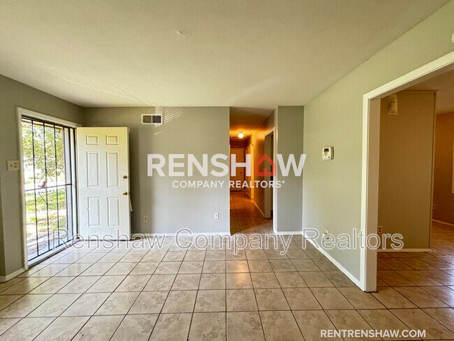 Building Photo - 618 Leavert Ave