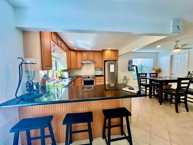 Building Photo - 5570 SW 9th Ct