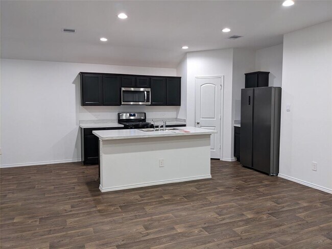 Foto del edificio - 21319 Sleepy Willow St