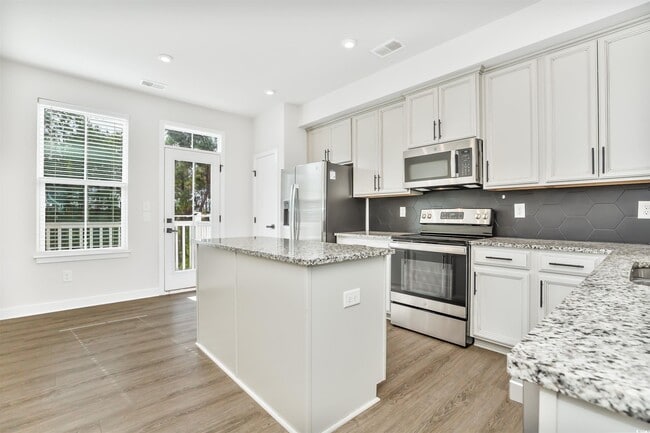 Building Photo - 303 Golan Cir