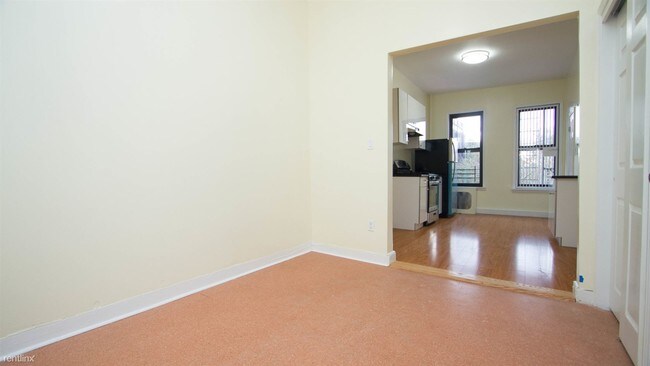 Foto del edificio - 2 br, 1 bath Apartment - 232 Wyckoff Ave