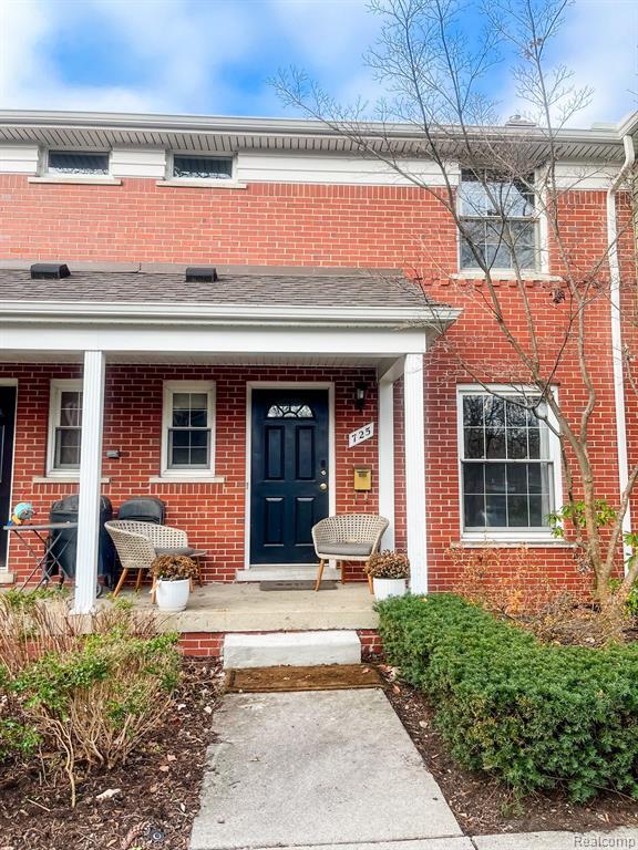 Foto principal - 725 N Old Woodward Ave
