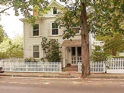 Primary Photo - 206 Madison St