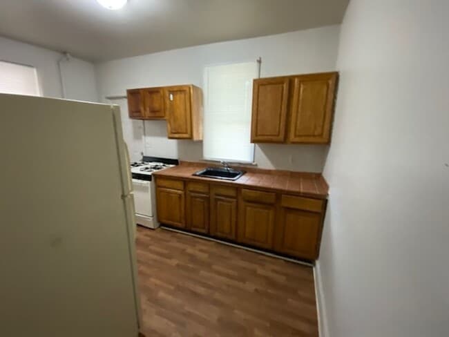 Building Photo - 5 Bedroom house harrisburg for rent 1,250 ...