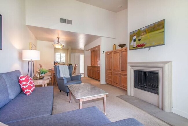 Building Photo - 648 Cottage Dr