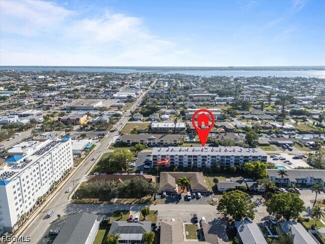 Foto del edificio - 4906 Victoria Dr