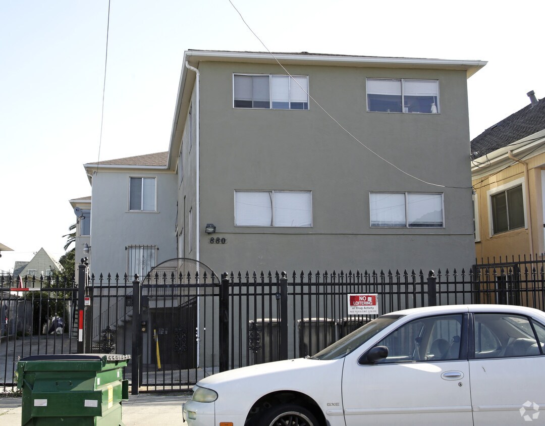 Building Photo - 880 34th St