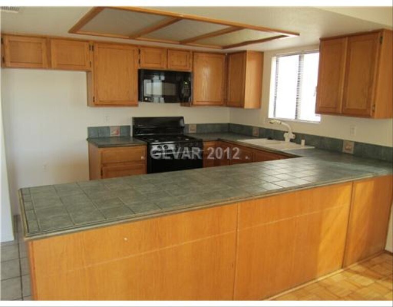 Building Photo - 6645 Chardonay Way