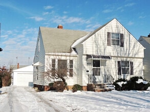 Building Photo - 4229 Lambert Rd