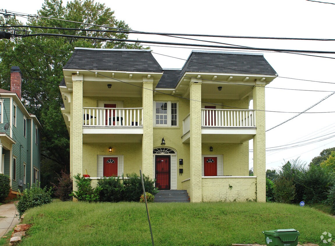 Foto del edificio - 479 SW Holderness St