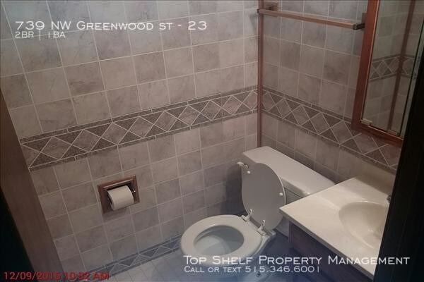 Foto del edificio - 739 NW Greenwood St