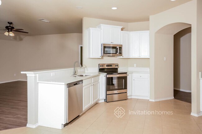Building Photo - 821 Bens Dr