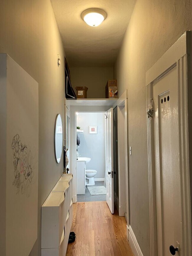 Building Photo - bedroom in San Francisco CA 94103