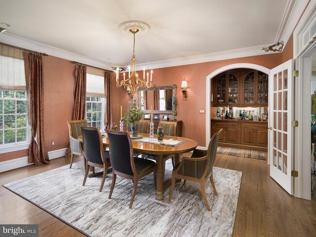 Building Photo - 805 Montparnasse Pl
