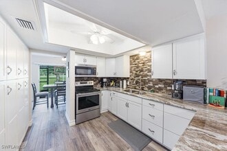 Building Photo - 402 Bristle Cone Ln