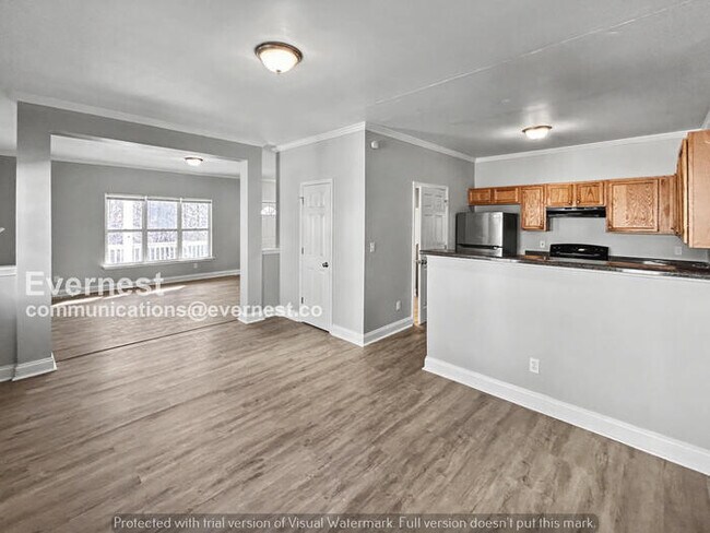 Foto del edificio - 3 Bed, 2.5 Bath Home with Off-Street Parking / Pet-Friendly / Available Now!