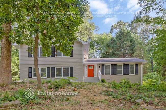 Building Photo - 695 Hickory Ridge Rd SW