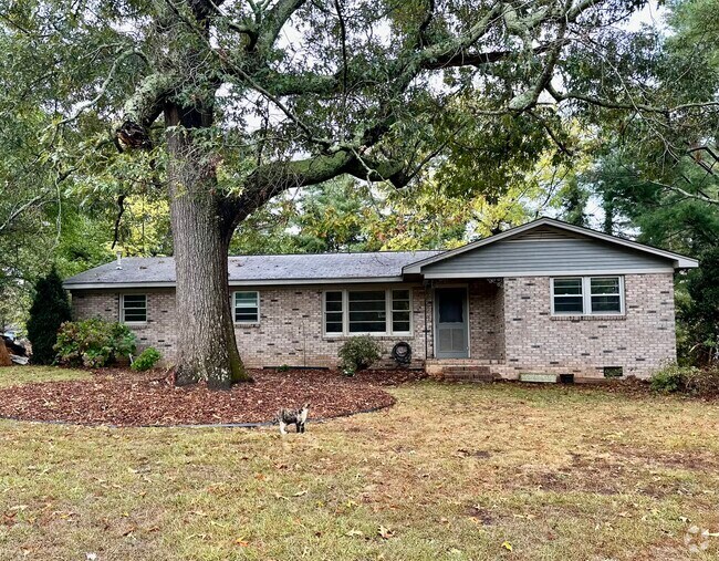 Stratton Place Houses under 3,000 Greenville, SC 1 Homes