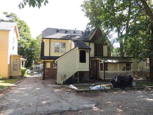 Building Photo - 3 br, 1 bath Duplex - 125 N Normal St 125 ...