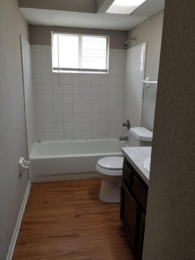 Building Photo - 3 bedroom in Jacksonville FL 32218