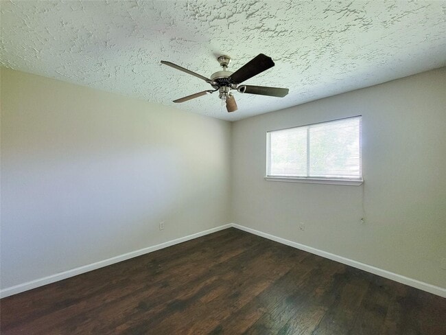 Building Photo - 9415 Beckford Dr