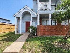 Building Photo - 14550 Fonmeadow Dr