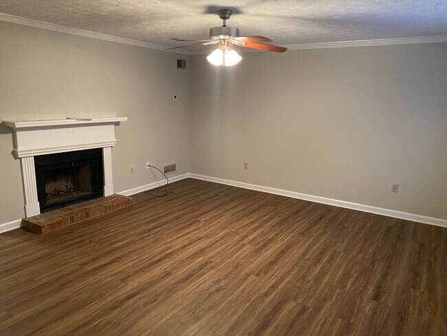 Foto del edificio - Townhome Available @ Sweetwater Condos!