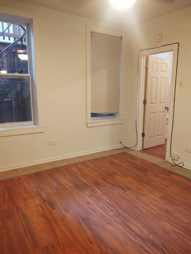 Foto del edificio - 1512 N Greenview Ave