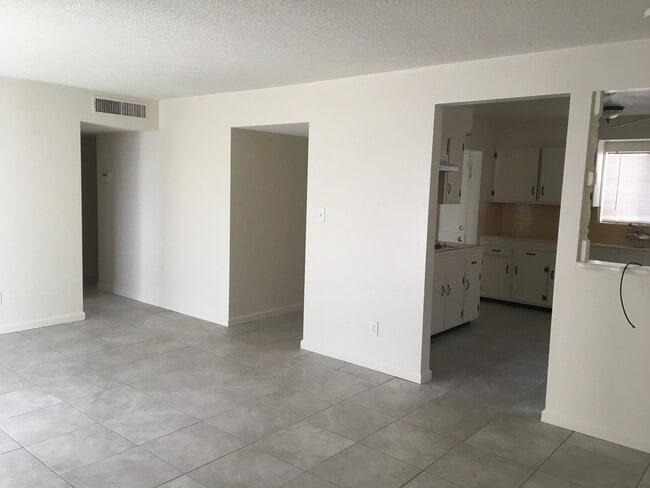 Building Photo - House