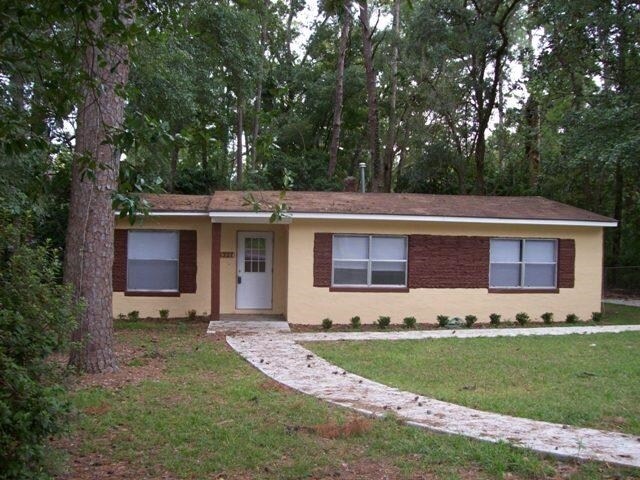 Primary Photo - 1327 Diamond St