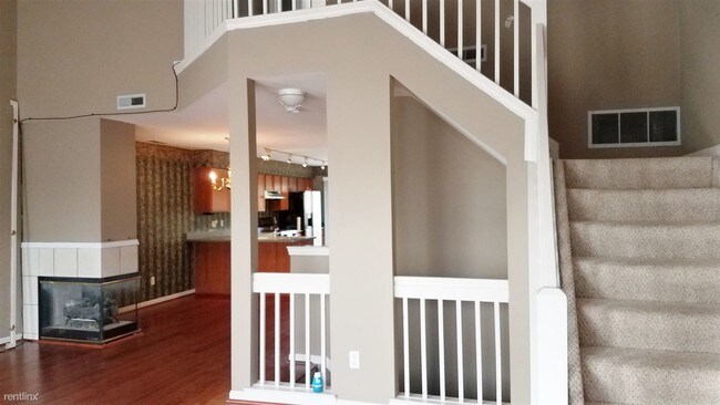 Building Photo - 2 br, 2 bath  - 4211 Schaefer Rd