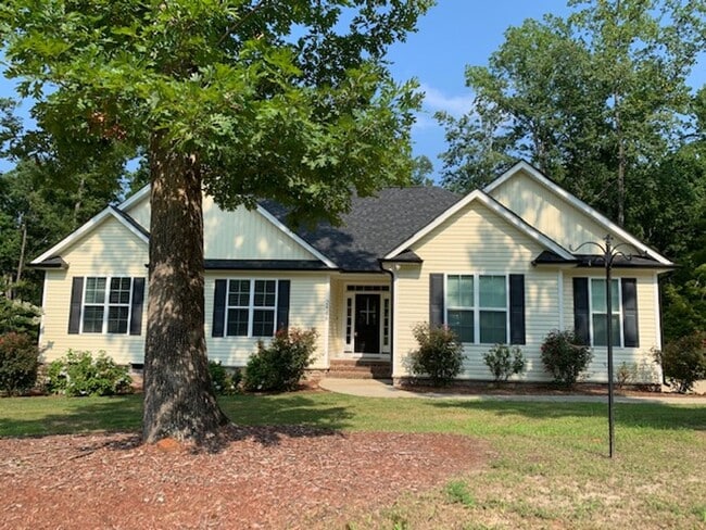 Building Photo - Adorable Ranch Home in a Great Neighborhood!