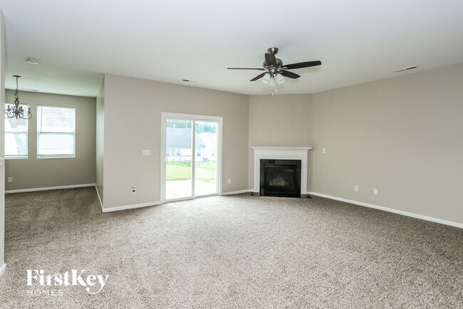 Foto del edificio - 9026 Paddle Oak Rd