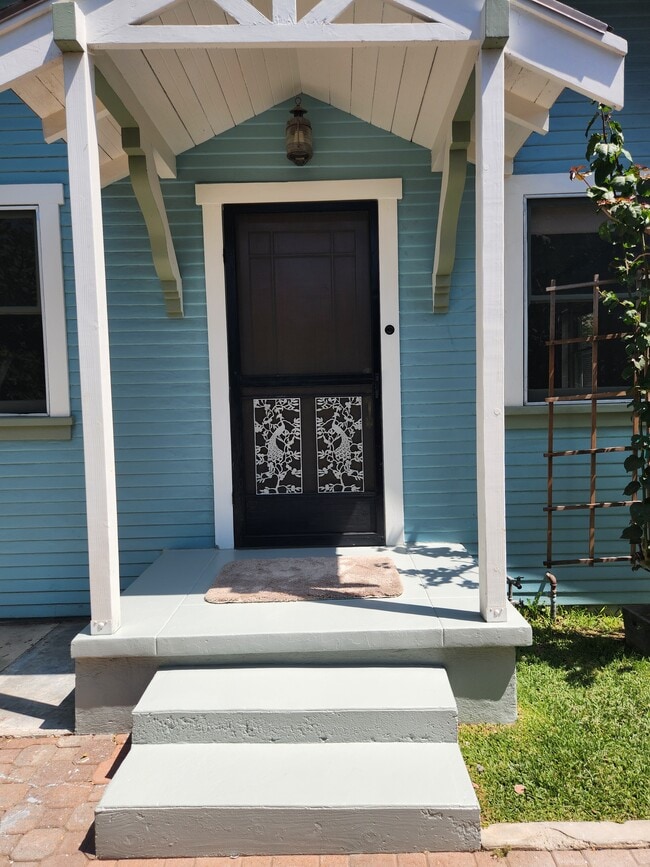 Building Photo - 612 Coronado Ave