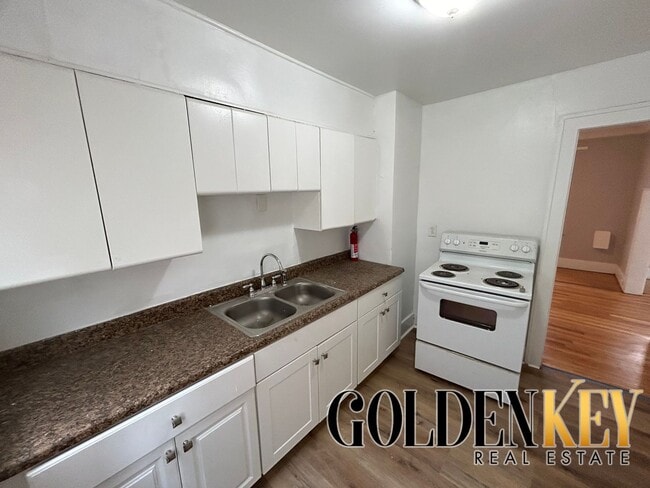 Foto del edificio - 15745 Cherrylawn St