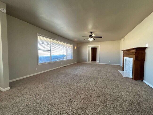 Foto del edificio - Beautiful Spacious 3/2 Home