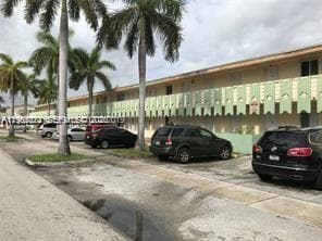 Foto del edificio - 981 NE 169th St