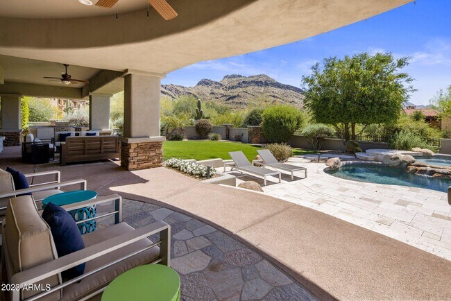 Foto del edificio - 9820 E Thompson Peak Pkwy