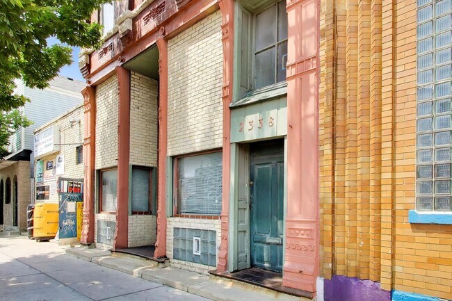 Foto del edificio - 2338 S Blue Island Ave