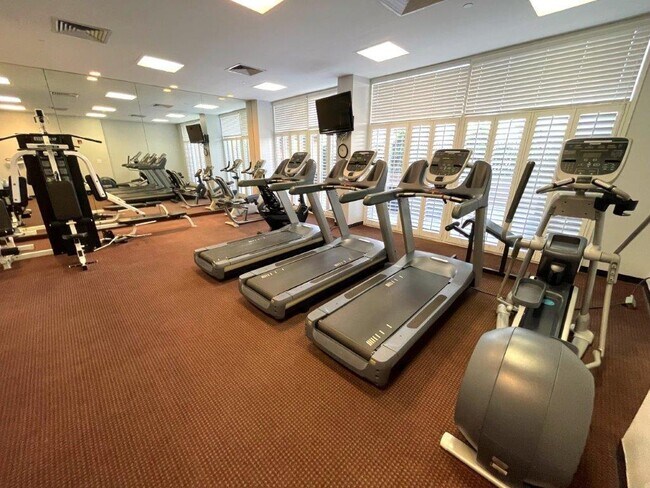 Foto del edificio - 49 Briar Hollow Ln